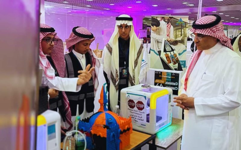 الغامدي يدشن معرض تحدي الطباعة ثلاثية الأبعاد