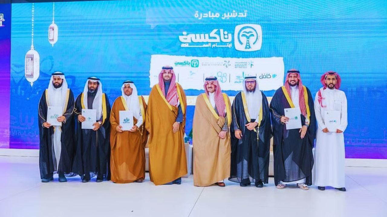 جمعية الأيتام بجدة تسلم خمس سيارات ضمن مشروع التاكسي 5 جمعية الأيتام بجدة تسلم خمس سيارات ضمن مشروع التاكسي