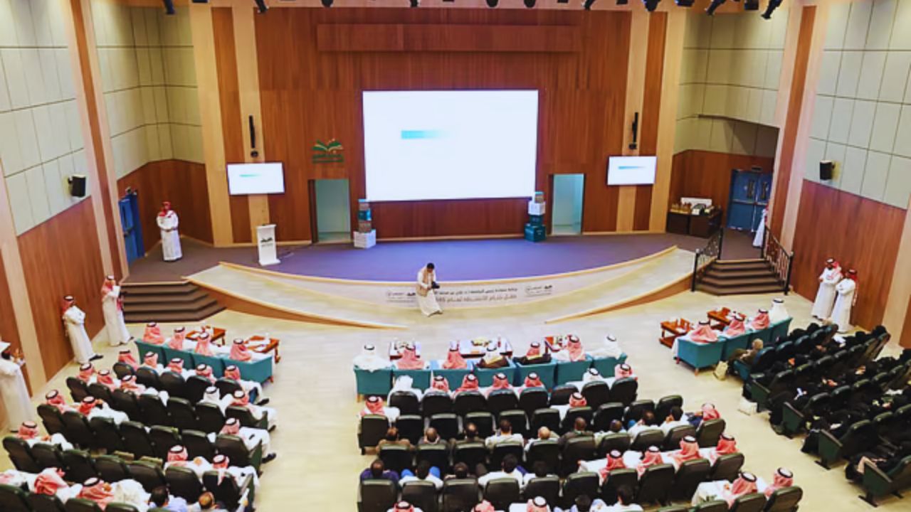 جامعة شقراء تحتفي بإنجازات طلابها في حفل ختامي مميز 5 جامعة شقراء تحتفي بإنجازات طلابها في حفل ختامي مميز