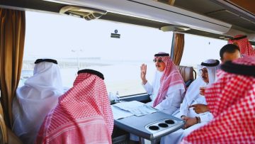 أمير جازان يتفقد مشروع مطار الملك عبدالله