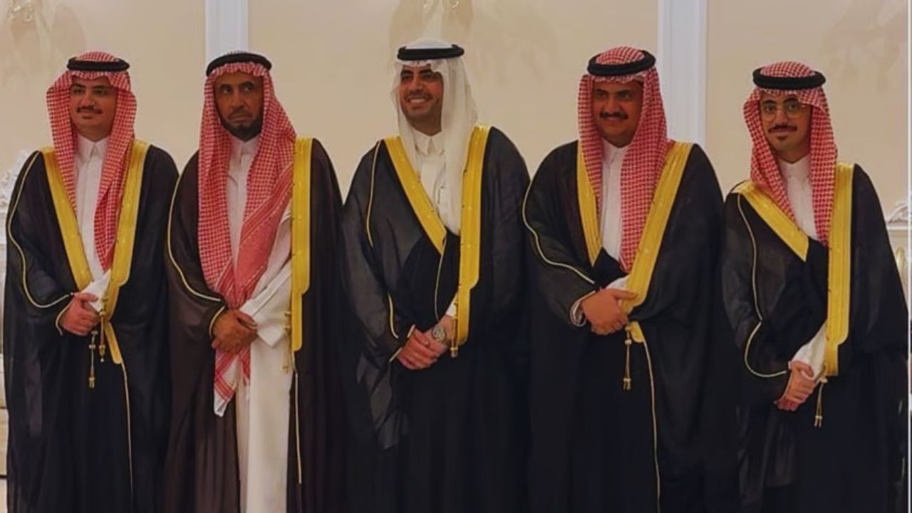 أسرة العيسى تحتفل بزفاف عبدالرحمن بحضور كبار العلماء 5 أسرة العيسى تحتفل بزفاف عبدالرحمن بحضور كبار العلماء