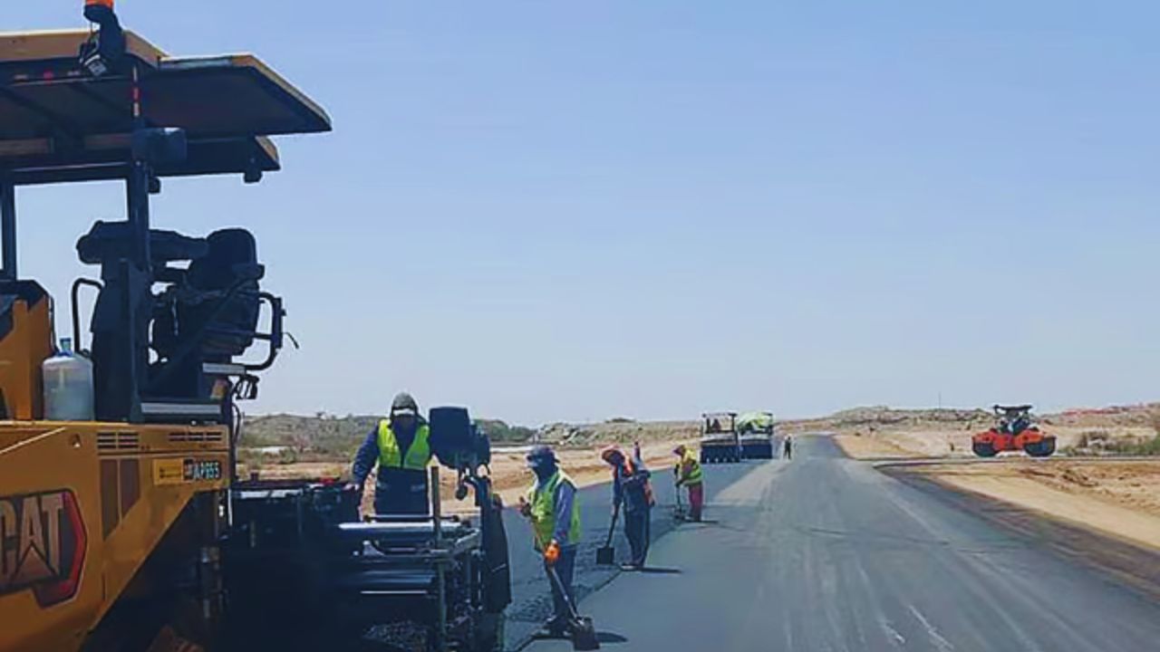 الطائف تطلق أعمال تأهيل الشوارع في العرفاء 5 الطائف تطلق أعمال تأهيل الشوارع في العرفاء