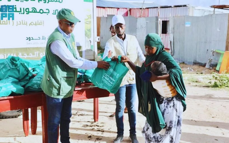 مركز الملك سلمان يوزع لحوم الأضاحي في دول شقيقة
