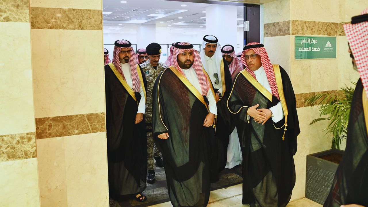 أمير جازان يطلع على أبرز مشاريع البنية التحتية والاستثمار 5 أمير جازان يطلع على أبرز مشاريع البنية التحتية والاستثمار