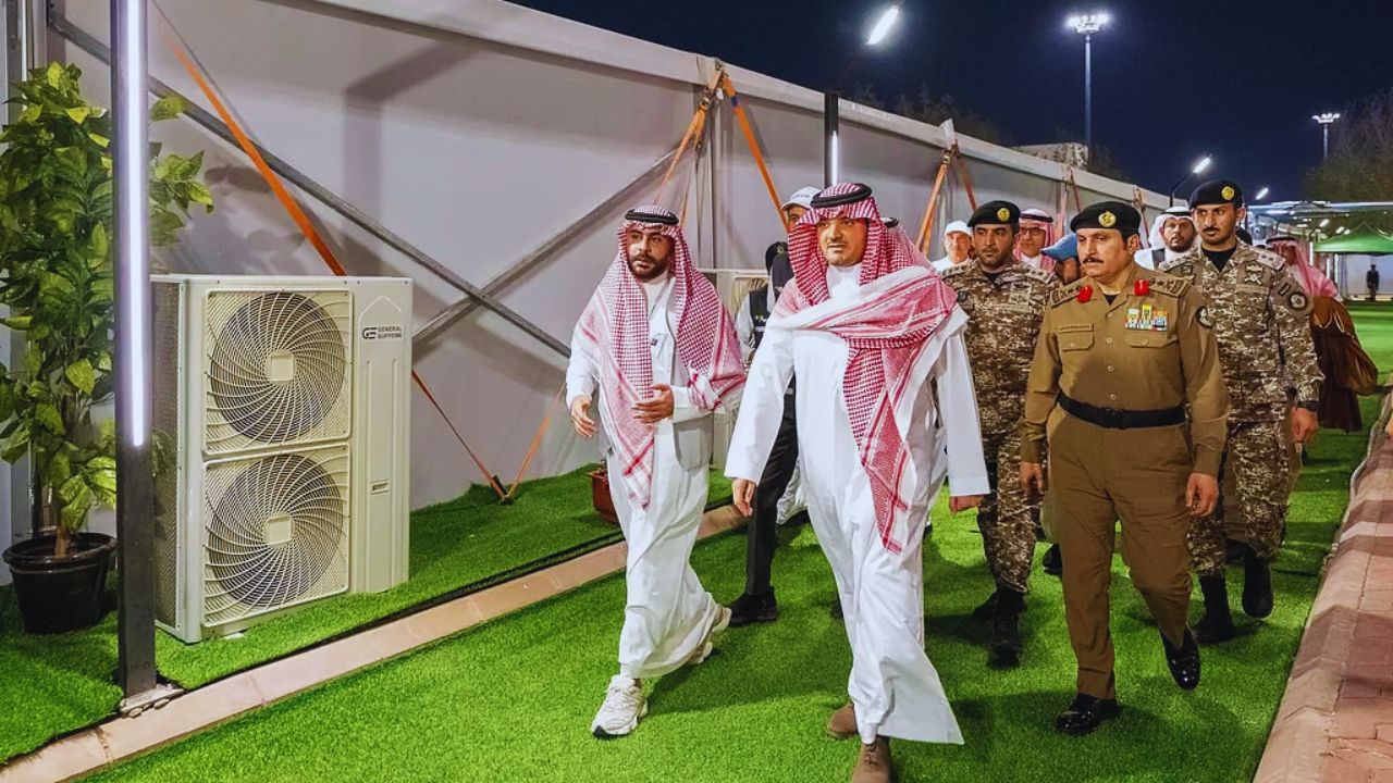 عبدالعزيز بن سعود يتفقد المخيمات والخدمات 5 عبدالعزيز بن سعود يتفقد المخيمات والخدمات