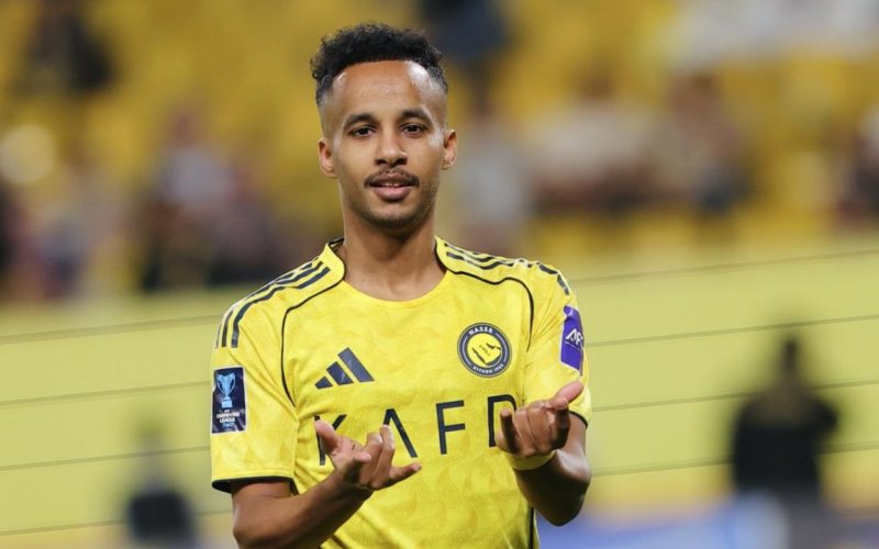 النصر يغلق طريق منافسيه أمام عبد الرحمن غريب